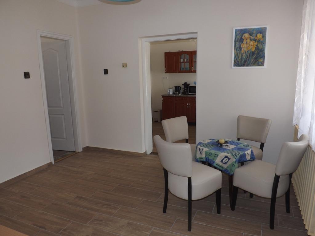 Fagyoengy Apartment Sarvar Room photo